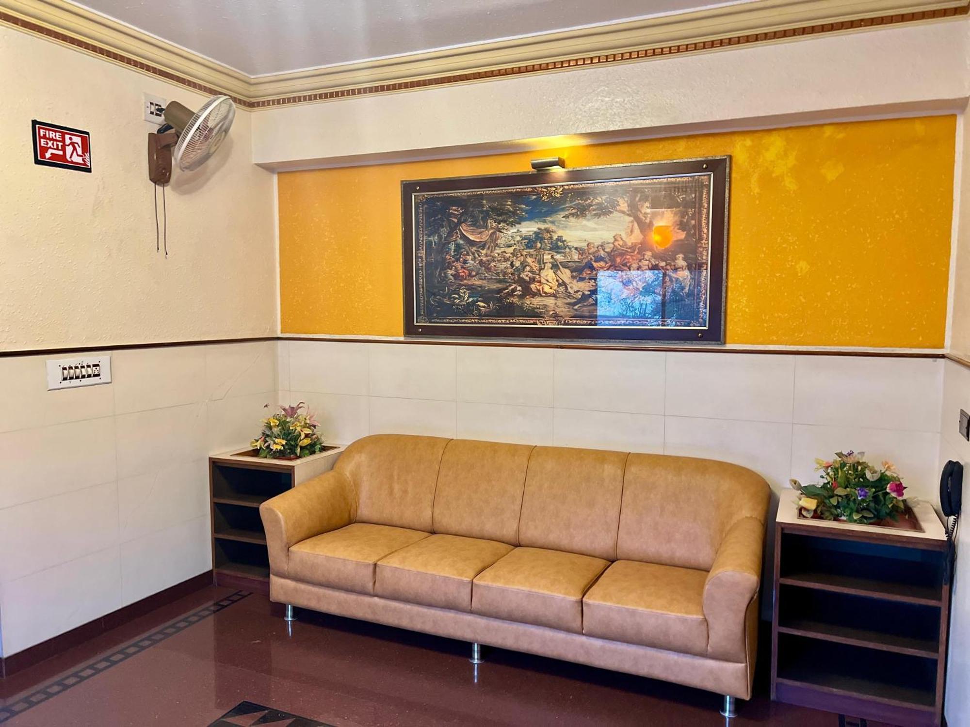 The Grand Krishna Rooms Bangalore Exterior foto