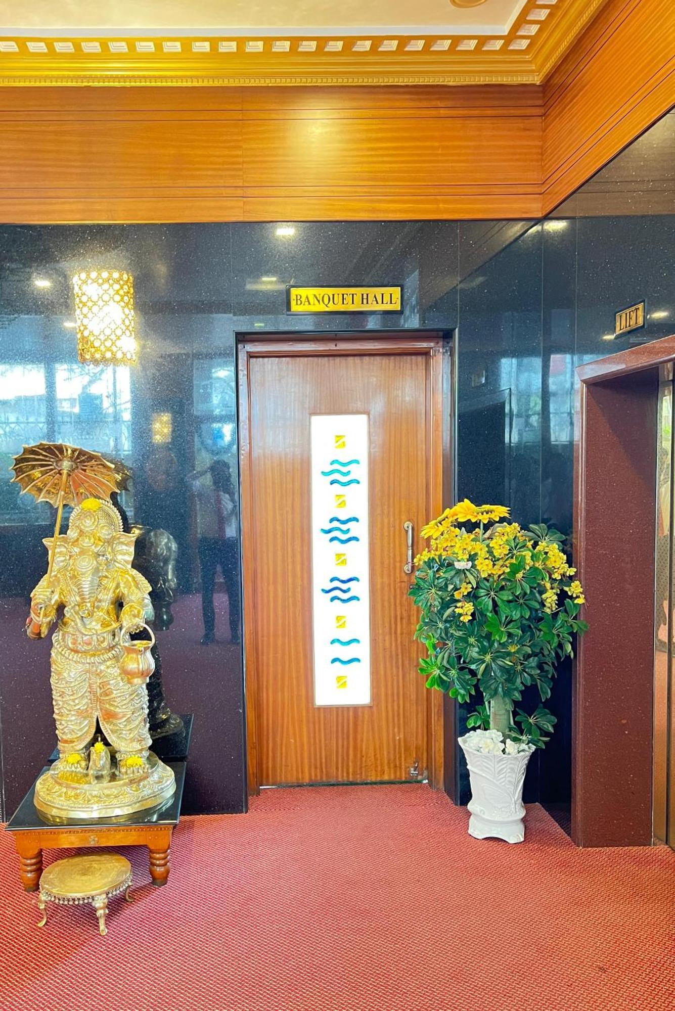 The Grand Krishna Rooms Bangalore Exterior foto